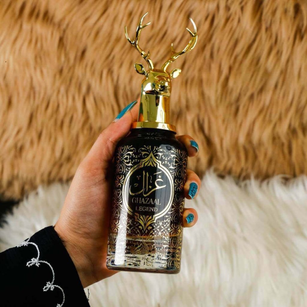 عطر فاخر بتركيبة